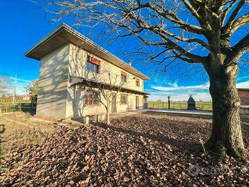Villa di 226 m² con 5 locali e box auto doppio a C