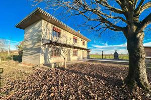 Villa di 226 m² con 5 locali e box auto doppio a C