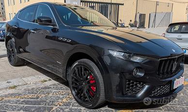 Maserati Levante V6 250cv Diesel AWD Gransport