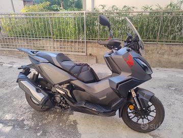 Honda ADV 350. 