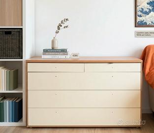 Cassettiera di legno color noce e beige