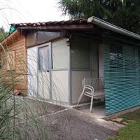 Chalet in legno con giardino vicino ad Arona