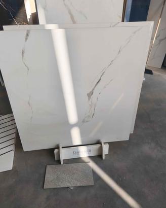 gres effetto marmo formato 100x100