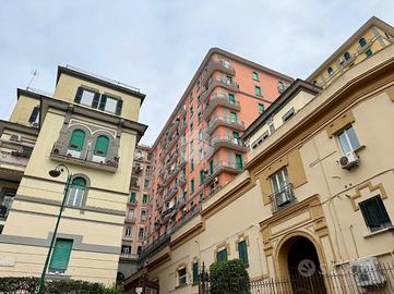 4 LOCALI A NAPOLI