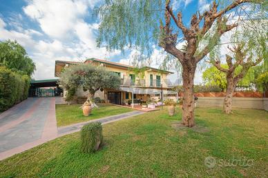 Villa o villino - Gravina di Catania