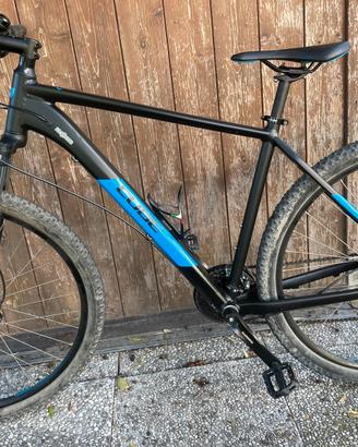 mtb cube  L