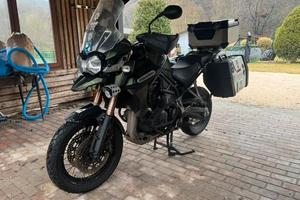TRIUMPH 1200