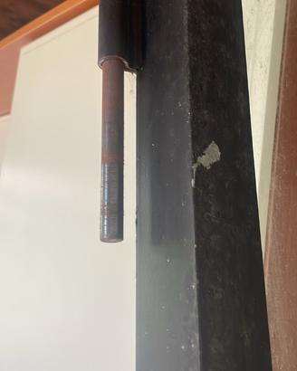 Porta in ferro con vetro anti sfondamento