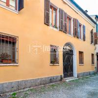 TRILOCALE PRIMO PIANO CENTRO STORICO