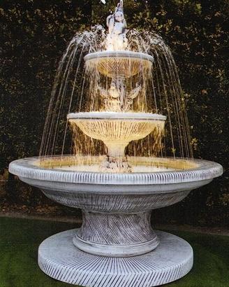 Fontana di grandi dimensioni da giardino