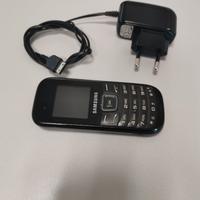 Telefonino SAMSUNG modello GT E 1200 +  caricatore