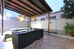 VILLA A SCHIERA A ROMA
