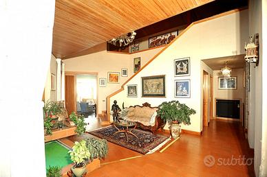 Villa indipendente con parco