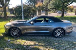 Ford Mustang ecoboost cabrio italiana