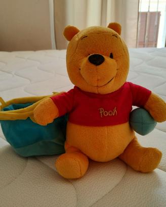 Peluche Winnie the Pooh con cestino