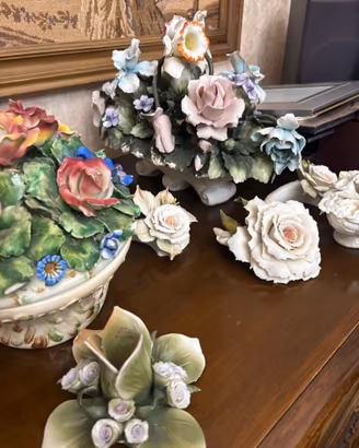 PORCELLANA DI CAPODIMONTE