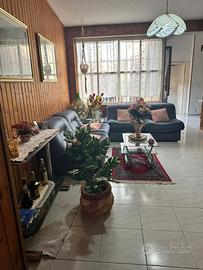 Casa campidanese con veranda e giardino