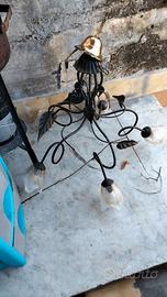 lampadario in ferro battuto comodini antichi