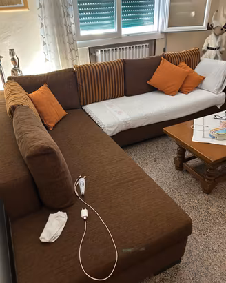 Divano e parete porta tv