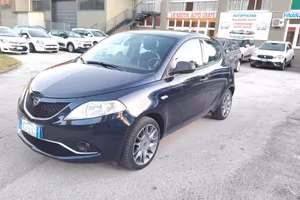Lancia Ypsilon 1.2 69 CV 5 porte S&S Platinum