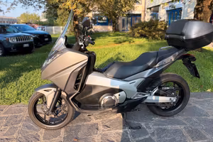 Honda Integra 750 CON BAULETTO