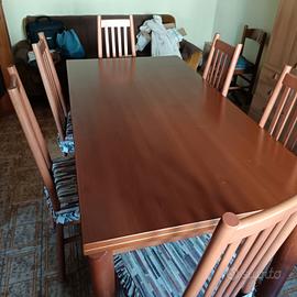  tavolo da pranzo e 6 sedie  