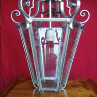 LAMPADARIO FERRO BATTUTO. 
