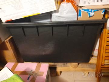 Mastellone rettangolare nero 94x63x57 250lt