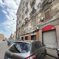 NEGOZIO A NAPOLI