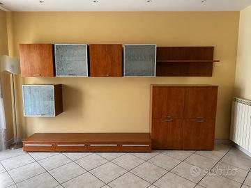 Parete attrezzata in legno ciliegio modulare