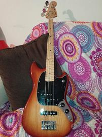 Basso Fender Mustang
