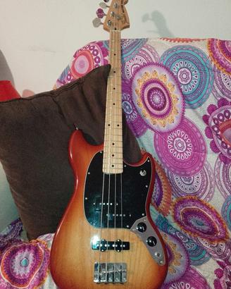Basso Fender Mustang