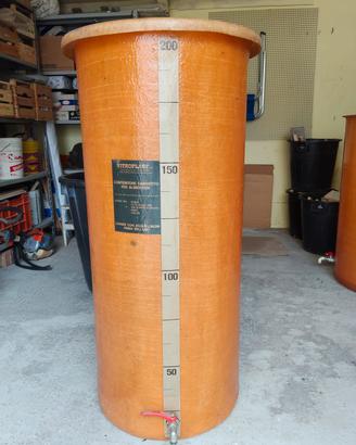 Recipiente in vetroresina