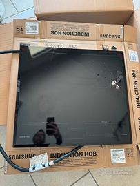 Piano induzione Samsung NZ64B5066kk vetro rotto