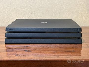 PlayStation 4 pro (1tera) con 5 giochi, volante