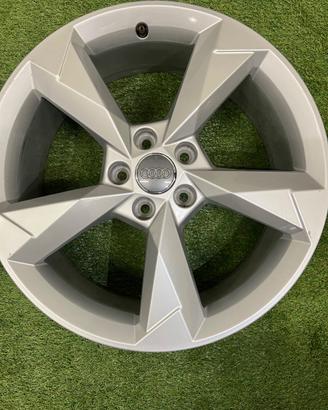 Coppia (2) Cerchi 17" Originali Audi A3 / Q2