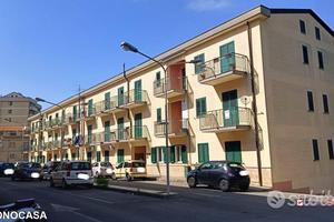 Mistretta,4vani, doppi servizi, posto auto,ottime