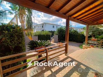 Villa di 436 m² con più di 5 locali a Carini