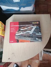 Passaggio sopraelevato per treni RC Faller