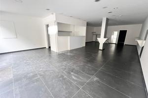 Comiso locale commerciale