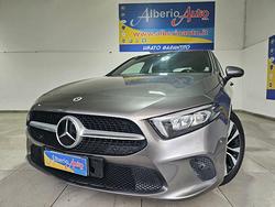 MERCEDES-BENZ A 180 d Automatic Business Luci Am
