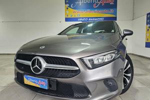 MERCEDES-BENZ A 180 d Automatic Business Luci Am