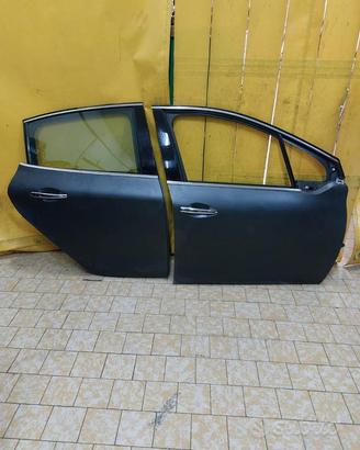 Ricambi portiere peugeot 208 anno 2017