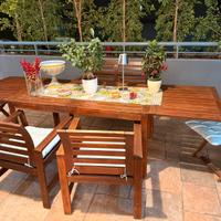 Tavolo e sedie da giardino