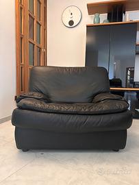 Divano 3 posti e poltrone in pelle nera