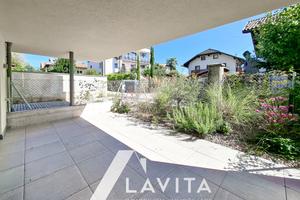 trilocale con terrazzo e giardino ad Appiano