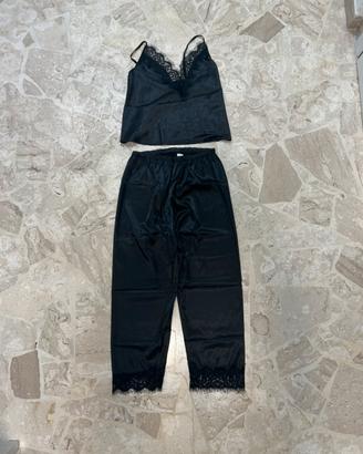 completo elegante nero con pizzo. taglia M.