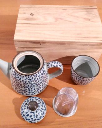 Set da the: teiera in ceramica con filtro e tazza