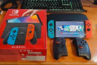 Nintendo Switch OLED, con 2 joycon extra Hori