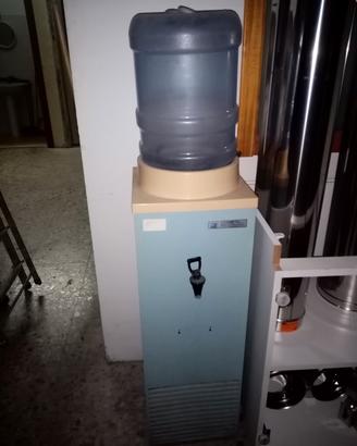 refrigeratore di acqua 